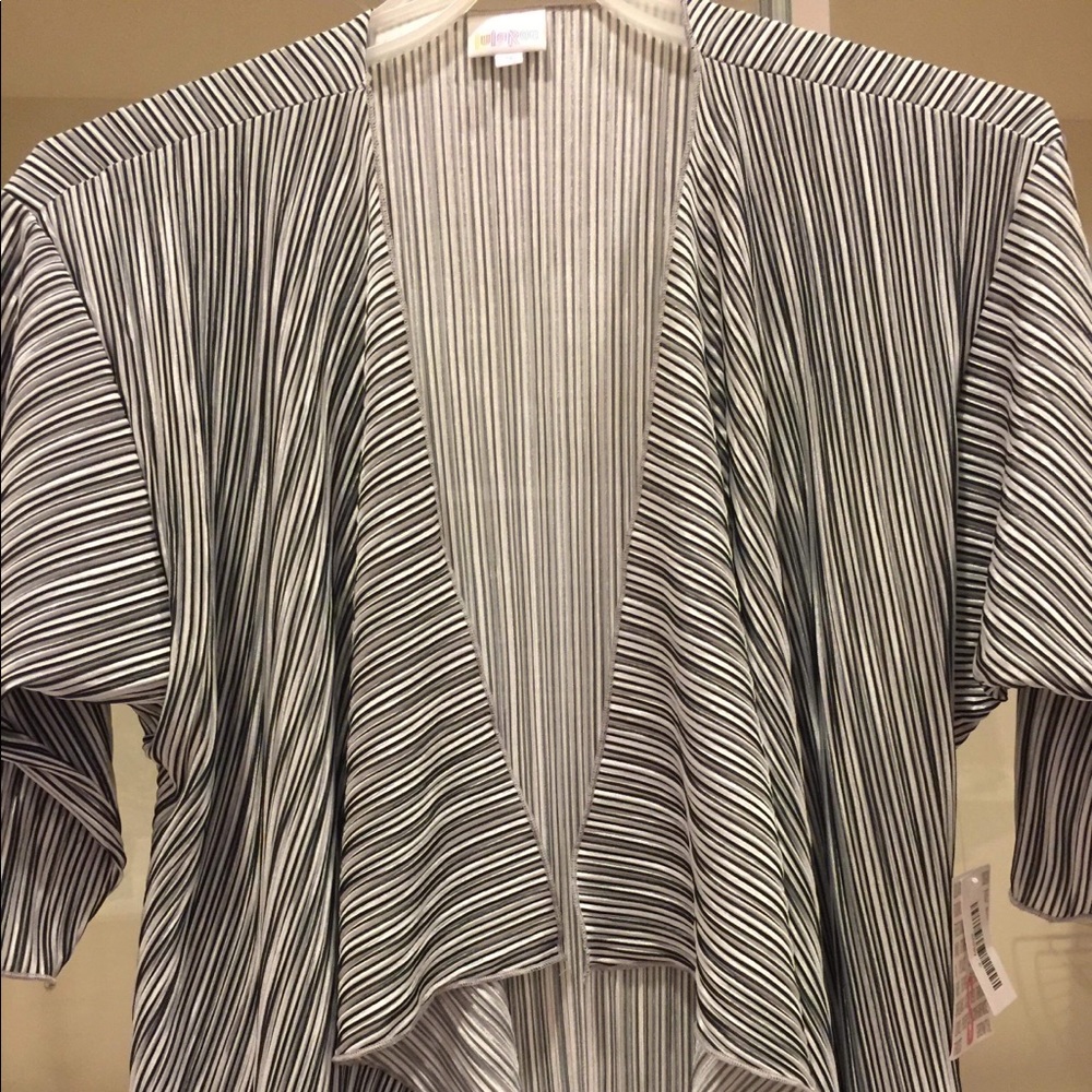Lularoe Shirley NWT size small stripe